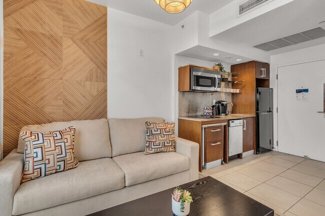 Building Photo - 1036 Ocean Dr