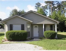 Building Photo - 6 Deforest Dr