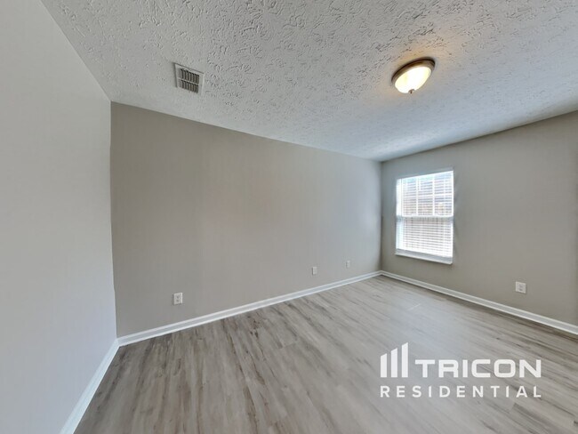 Foto del edificio - 908 Grand Oak Dr