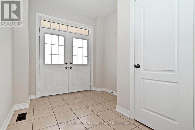 Building Photo - 110 Southdown Ave