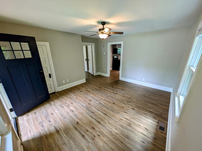 Sala de estar - 123 W Marion Rd