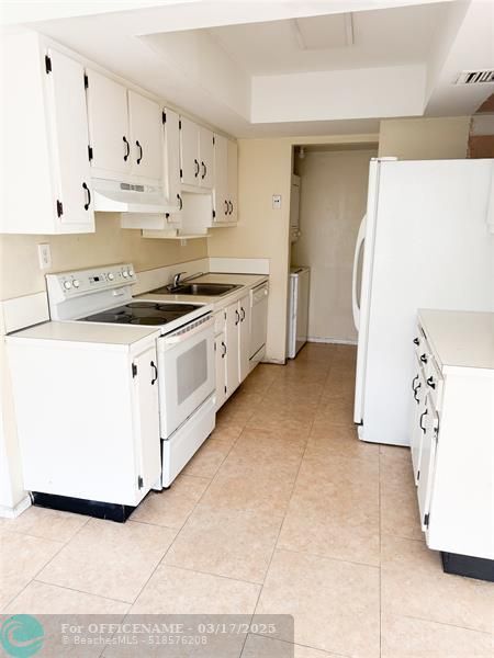 Foto del edificio - 5911 NW 21st St