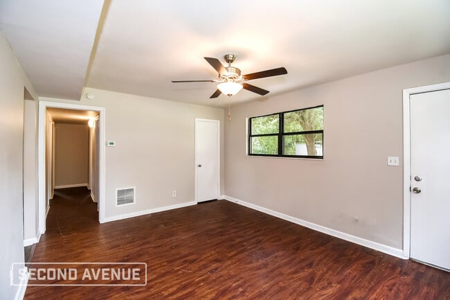 Foto del edificio - 6863 Jack Horner Ln
