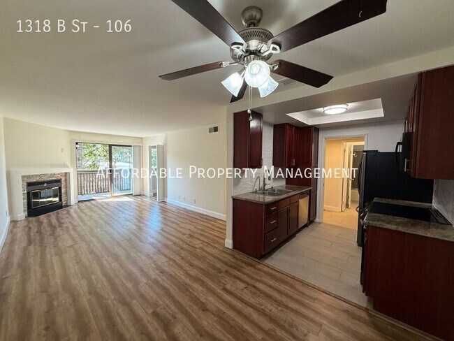 Foto del edificio - 1318 B St