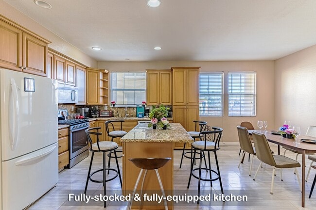 Foto del edificio - 1860 E 12th St