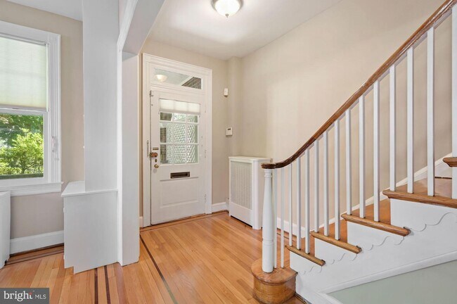 Building Photo - 3808 Veazey St NW