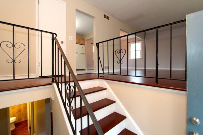 Building Photo - 1032 Carteret Rd
