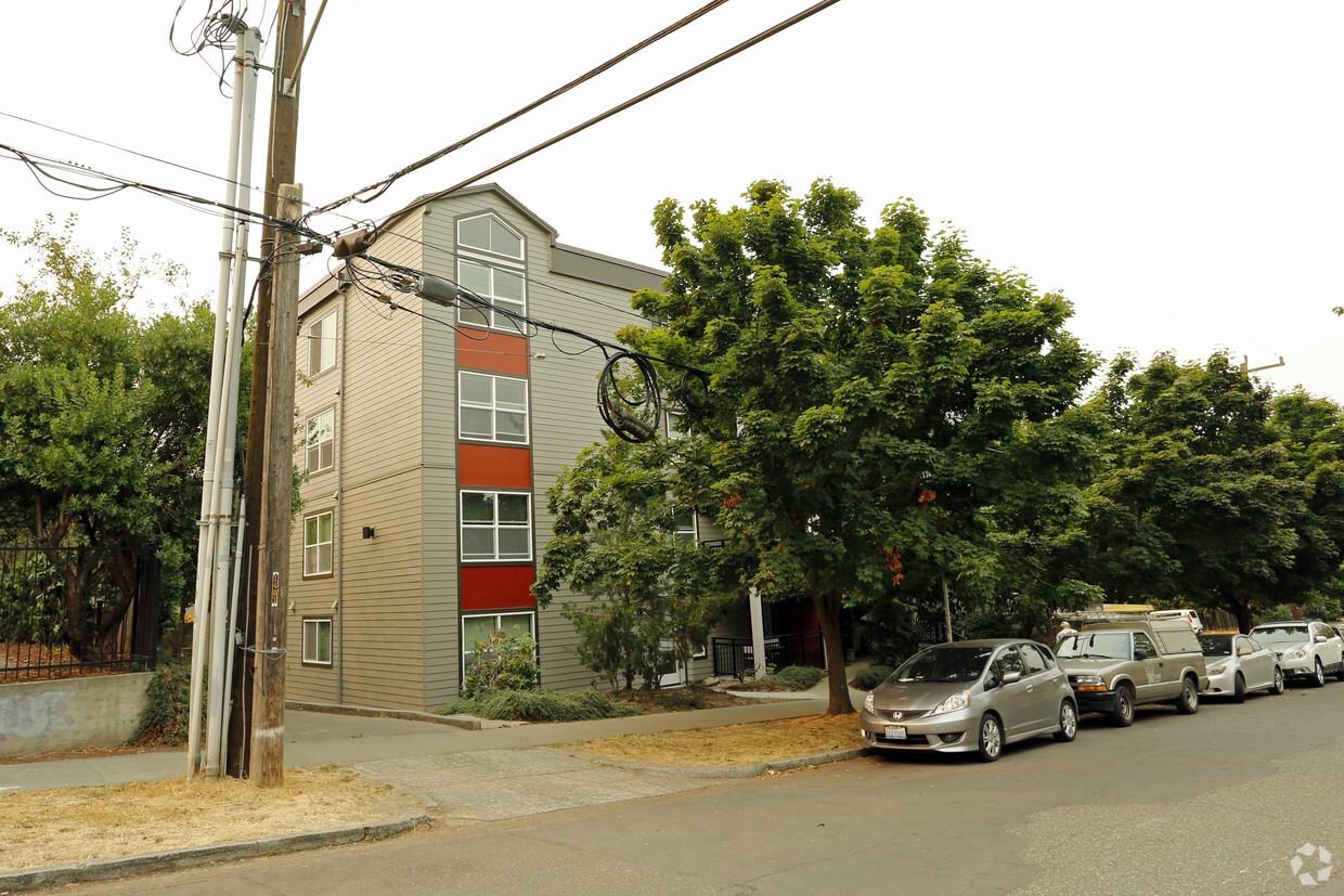 Building Photo - Howell Street Apartments