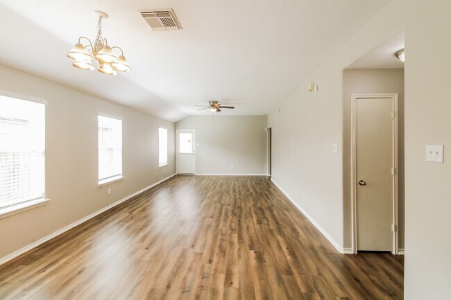 Building Photo - 3519 Apache Meadows Drive