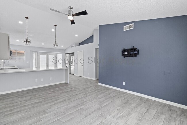 Foto del edificio - 8520 W Palm Ln