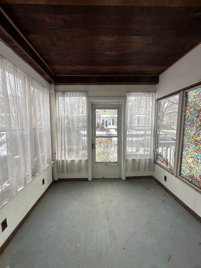 Building Photo - 613 Geddes St