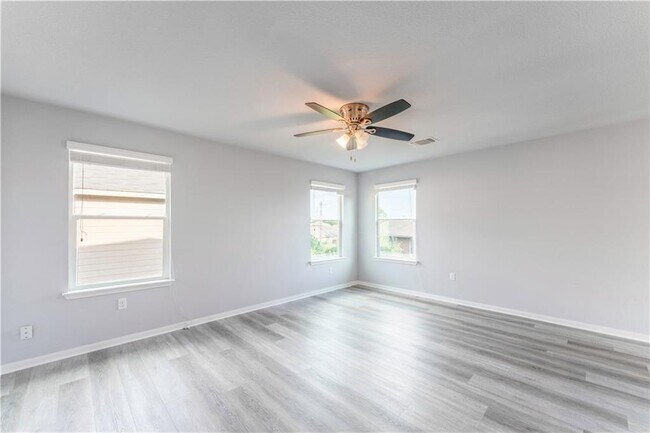 Building Photo - 504 Brashear Ln