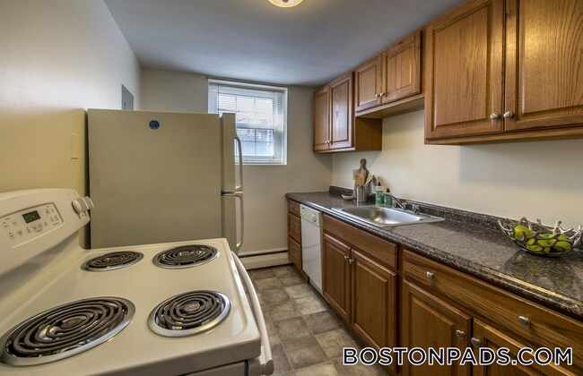 Foto del edificio - 7 Brattle Dr