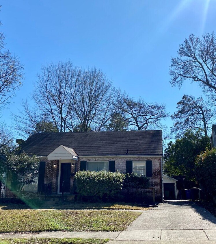 Primary Photo - South Highlands Bungalow for Lease | 71104...