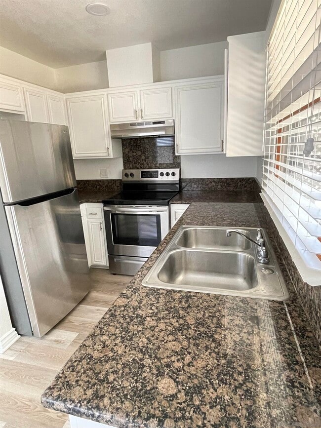 Foto del edificio - 2428 Imperial Ave