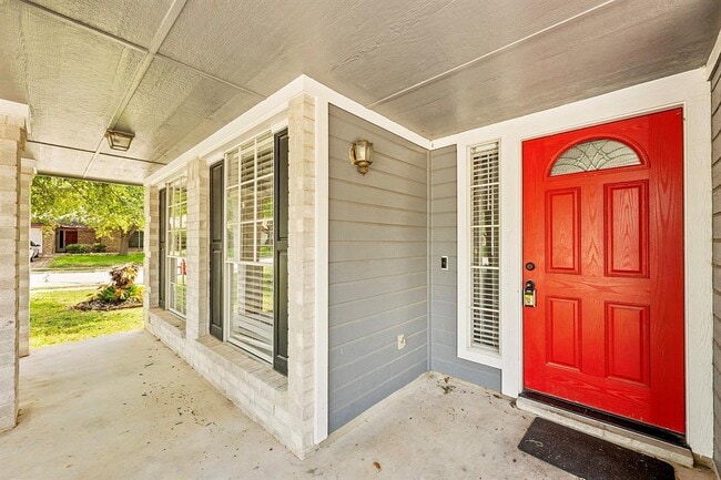 Building Photo - 17249 Sandwick Dr