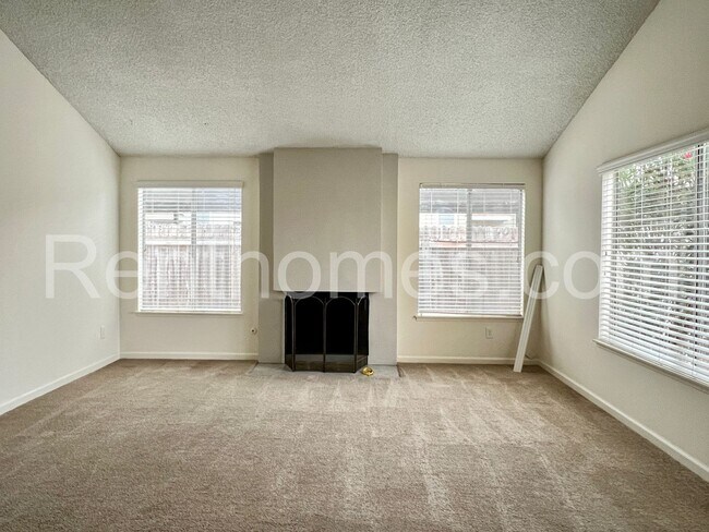Foto del edificio - 11303 Kelowna Rd