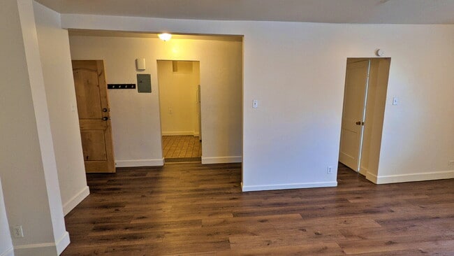 Photo - Historic Spacious 2 Bed 1 Bath with Study across City Park! Water/Heat/Trash/Sewer Included! Off ... Apartment