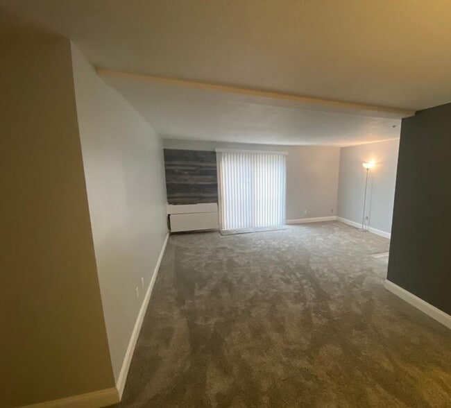 Foto del edificio - 7 Village Hill Ln