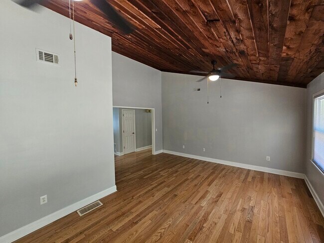 Foto del edificio - 105 Deep Forest Ln