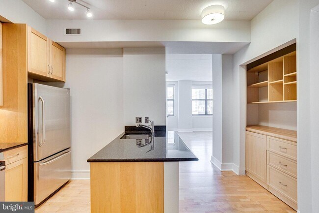 Foto del edificio - 809 6th St NW