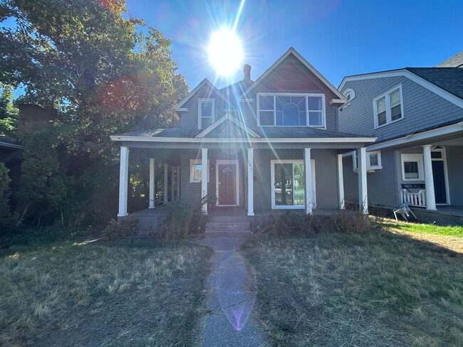 Building Photo - 2211 W Broadway Ave