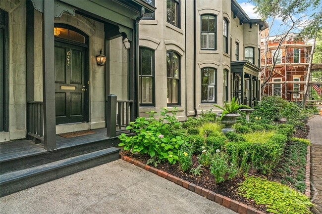 Building Photo - 623 Tattnall St