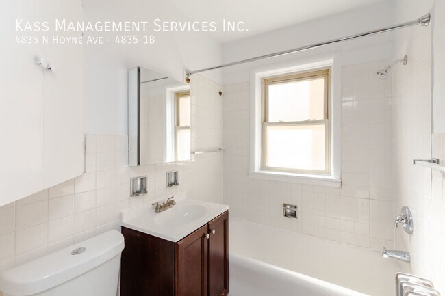 Foto del edificio - 4835 N Hoyne Ave