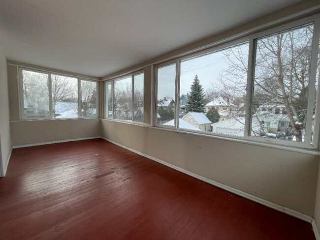 Foto del edificio - 3224 Grand Ave S
