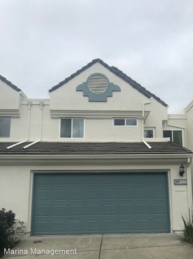 Foto principal - 3 br, 2.5 bath House - 12 Shoal Dr East