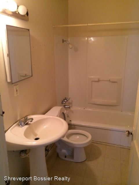 Building Photo - 2 br, 1 bath House - 502 W. 84th St