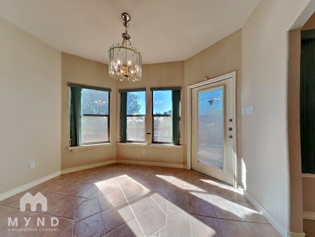 Foto del edificio - 914 Almadin