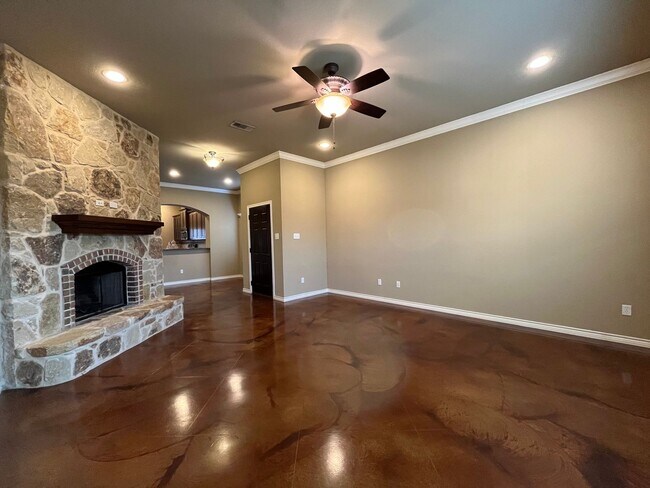 Foto del edificio - Available Now: 4 Bedroom Single Family Home: Midway ISD:  Move in Special