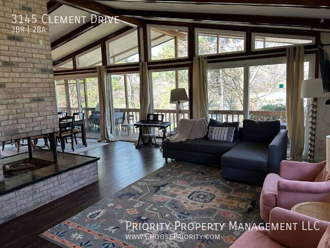 Building Photo - 3145 Clement Dr