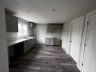 Building Photo - 917 7th Ave S