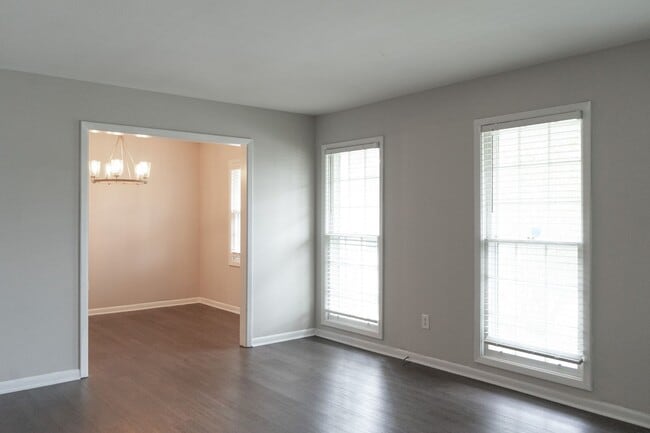 Foto del edificio - 3311 Hillis Rd