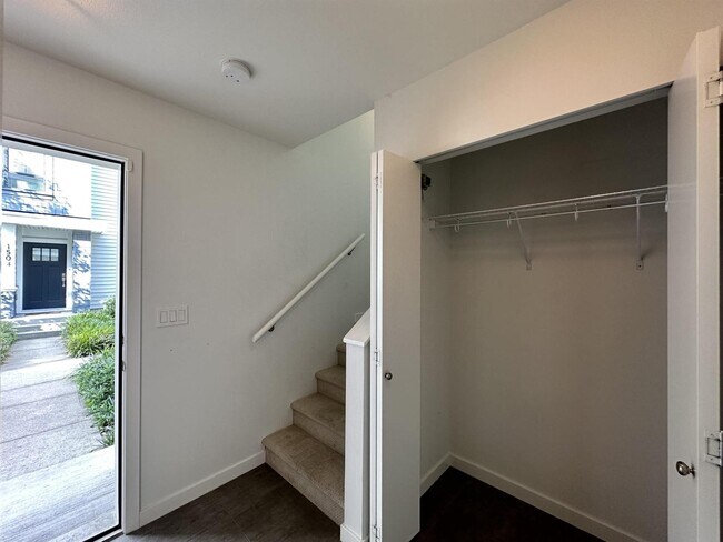 Building Photo - 18505 Laurensen Pl