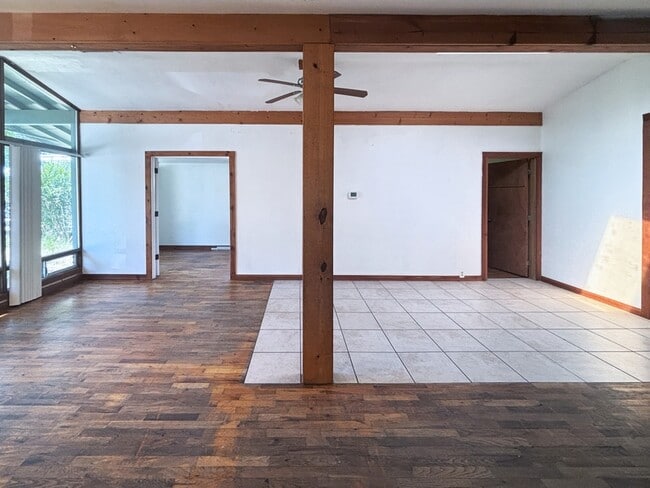 Building Photo - 3817 E Amazon Dr