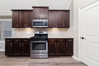 Building Photo - 9515 Knox Prairie Ct