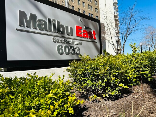 Foto del edificio - 6033 N Sheridan Rd