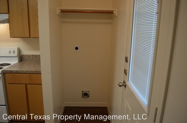Building Photo - 403 S Mary Jo Dr