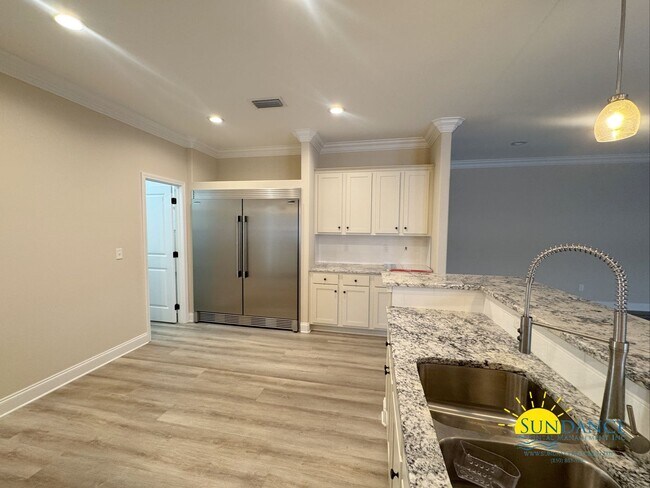 Building Photo - $500 OFF in NOVEMBER: Move-In Special!