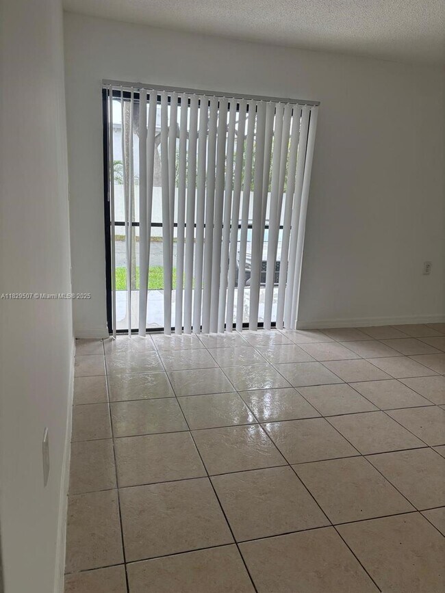 Foto del edificio - 19800 SW 103rd Ct
