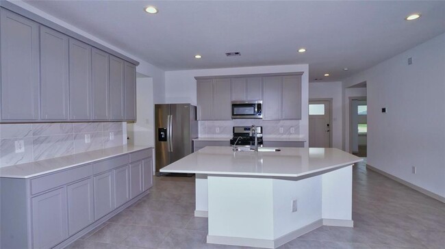 Building Photo - 28915 Yachting Pt Ct
