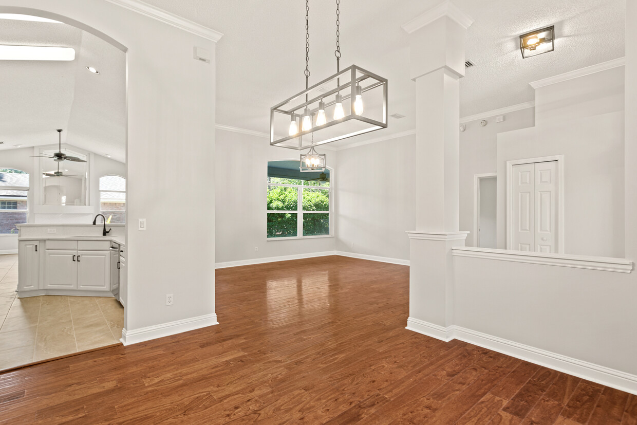 Primary Photo - 2308 Covington Creek Dr W