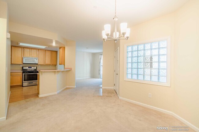 Building Photo - 610 Arcadia Ter