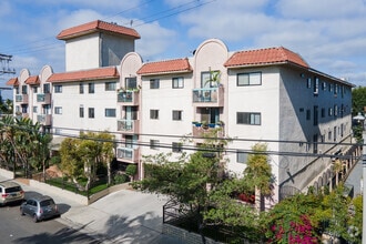 Building Photo - Las Palmas Apartments