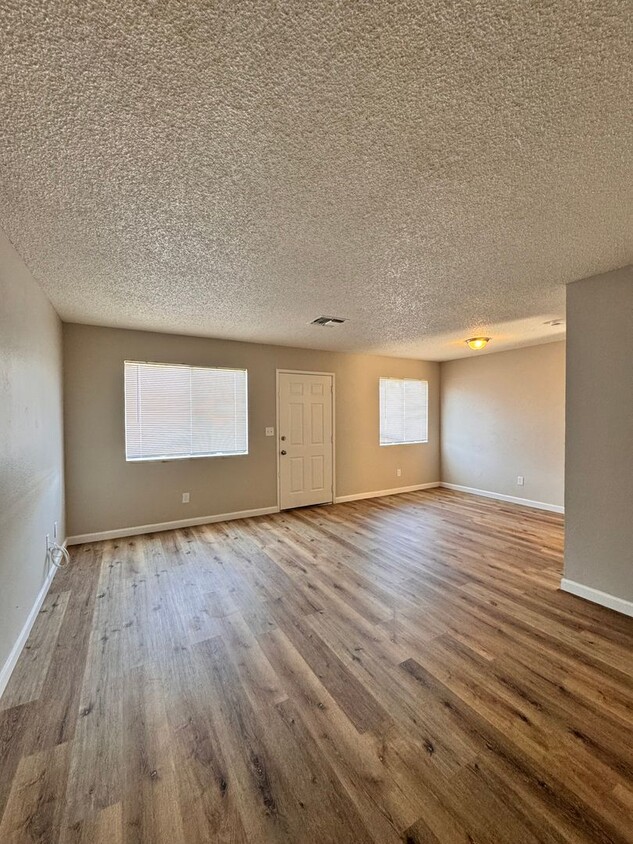 Primary Photo - NEWLY REMODELED Spacious & Cozy 3 bed + 1....