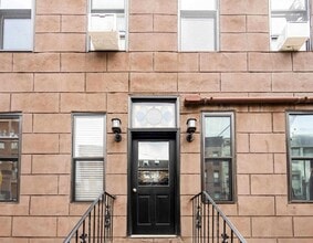 Building Photo - 131 Madison St