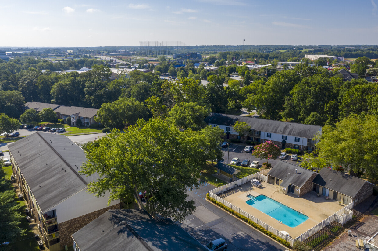 Primary Photo - Bent Oak Apartments